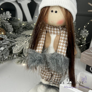 Кукла в штанишках + коробочка winter collection